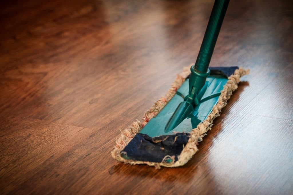 Mopping-of-a-wooden-floor-1024x682